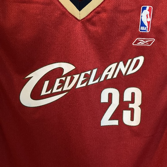 Lebron James Cleveland Cavaliers Reebok Youth XL official jersey - Picture 4 of 6